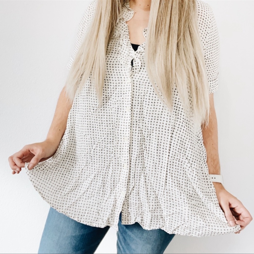 Anthropologie 11.1 Tylho V-Neck Ruffle Tunic Blouse White Size Small